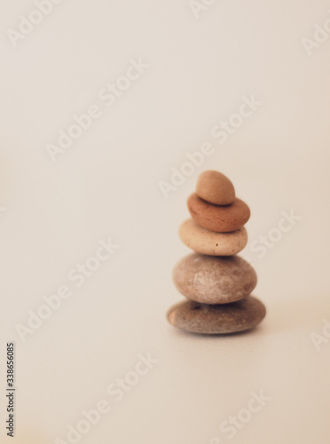 Equilibrio  zen  piedritas de r  o