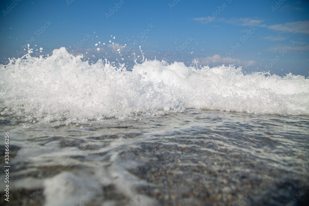 Obraz premium Waves on the beach tide of the sea