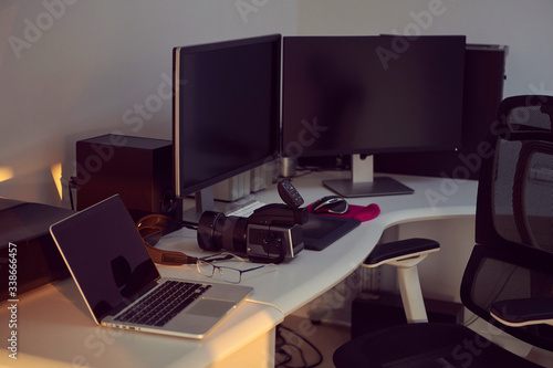 Obraz na plátně home office workplace dual screen