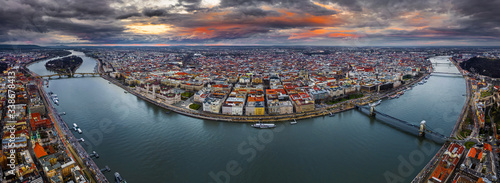Canvas Print Budapest, Hungary - Aerial panoramic skyline of Budapest with a spectacular sunset