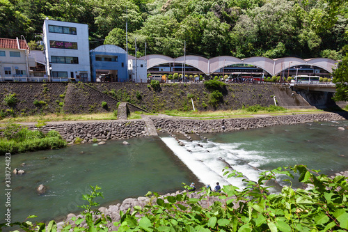 早川と箱根湯本駅