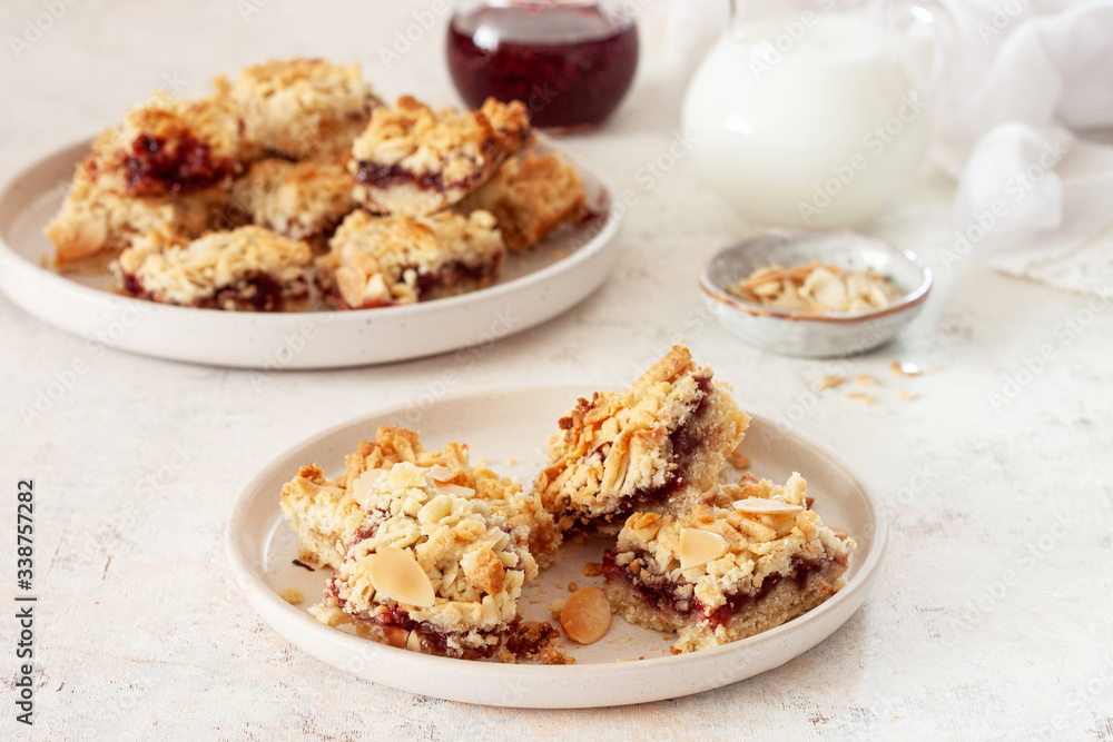 Pie bars with berry jam, spices and crumble Pie bars with berry jam, spices and crumble