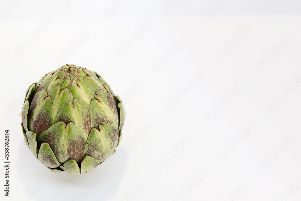 Fototapeta premium artichoke on white background
