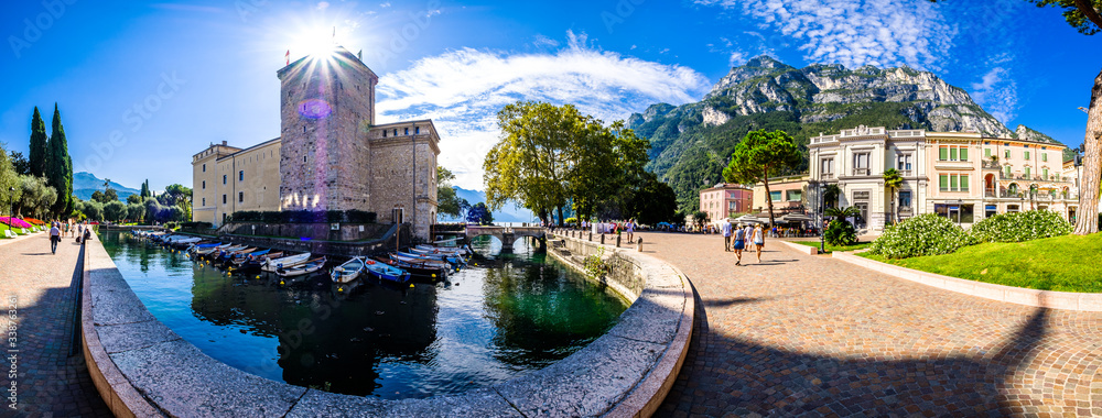 Fototapeta premium old town of riva del garda