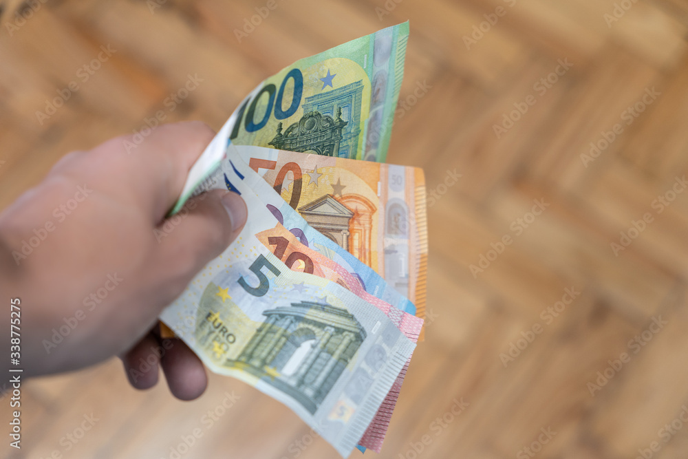 Euro bills from 5 to 100