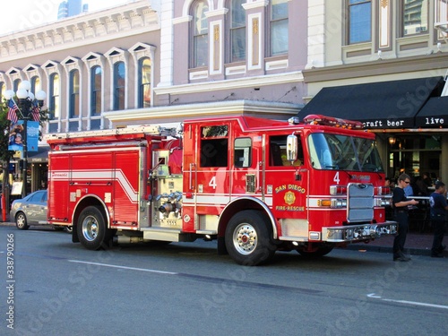 Canvas Print San Diego/California/USA - August 20th 2017 / Fire brigade truck in downtown San