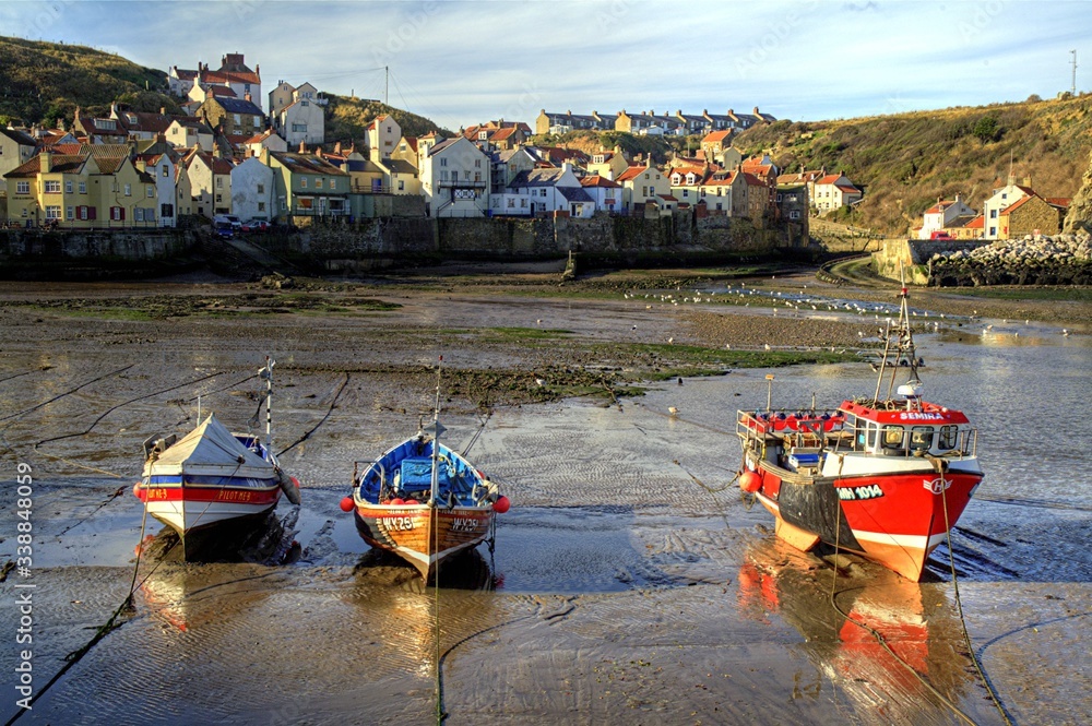 Fototapeta premium Staithes harbour, Yorkshire