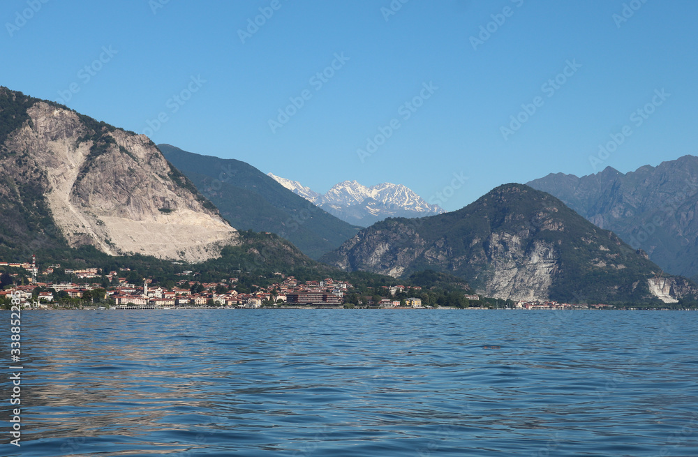 Italie - Piémont - Vue sur Bavero et le Mont rose enneigé