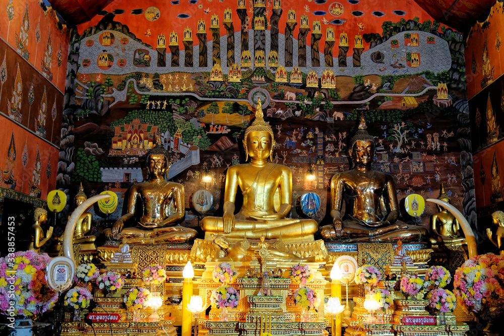 Golden Buddha in Wat Phanan Choeng - Ayutthaya - Thailand