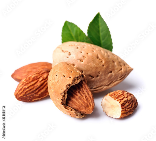 Almonds nuts. slmonds, nuts, leaves, natuyral, dessert,diet, shell, kernel, nuts,