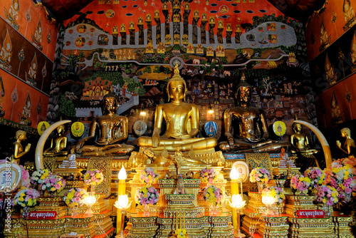 Golden Buddha in Wat Phanan Choeng - Ayutthaya - Thailand © adfoto