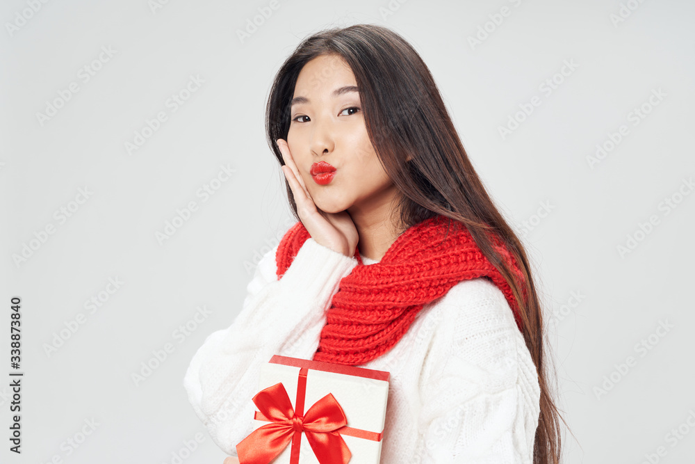 Fototapeta premium girl with a gift