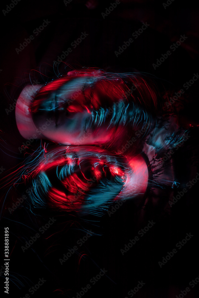 freezlight new photo art direction, long exposure photo without photoshop, light drawing at long exposure, portrait of a couple
freezlight new photo art direction, long exposure photo without photoshop, light drawing at long exposure, portrait of a couple