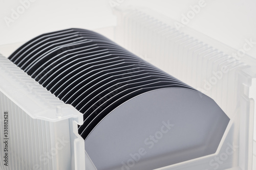Silicon wafers in plastic container