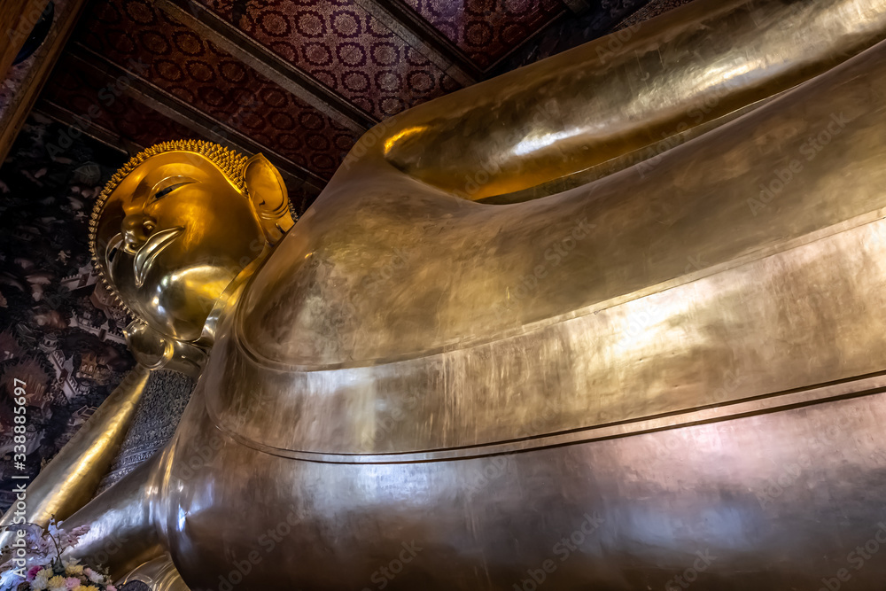 Reclining Buddha statue in Wat Pho Buddhist Temple