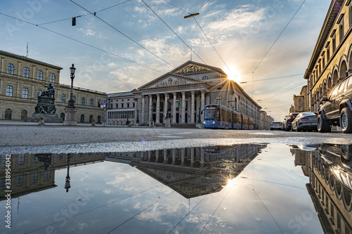 Die leere Tram an der Staatsoper in München photo