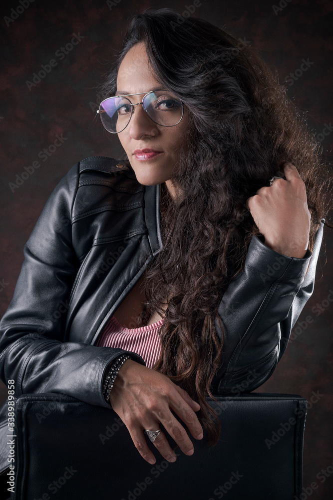 sesion de estudio ejecutiva mujer latina sesion de estudio ejecutiva mujer latina