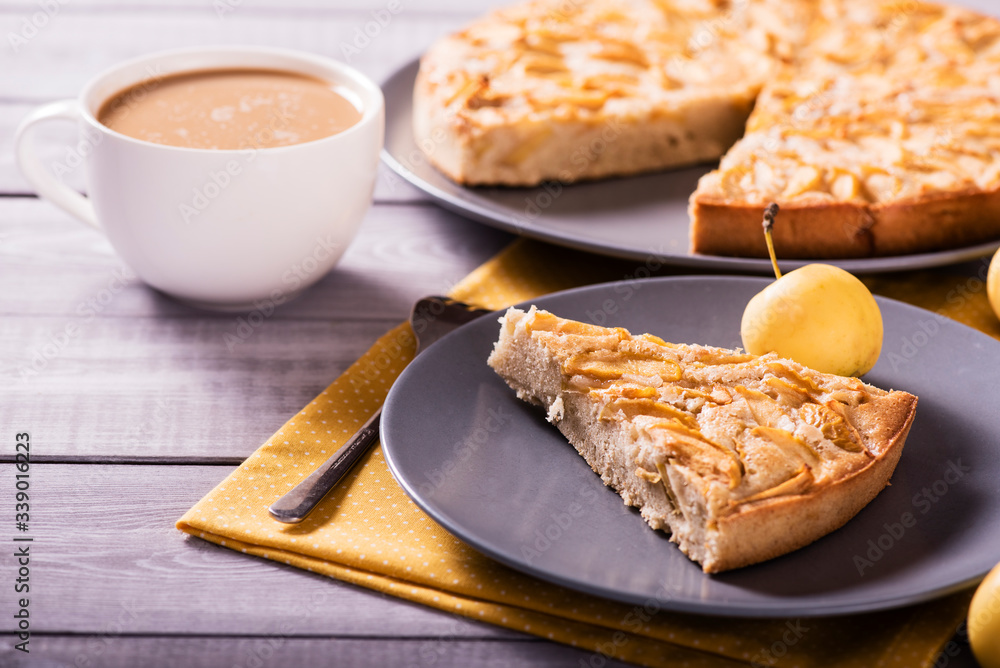Apple pie on the wooden backgraund Apple pie on the wooden backgraund