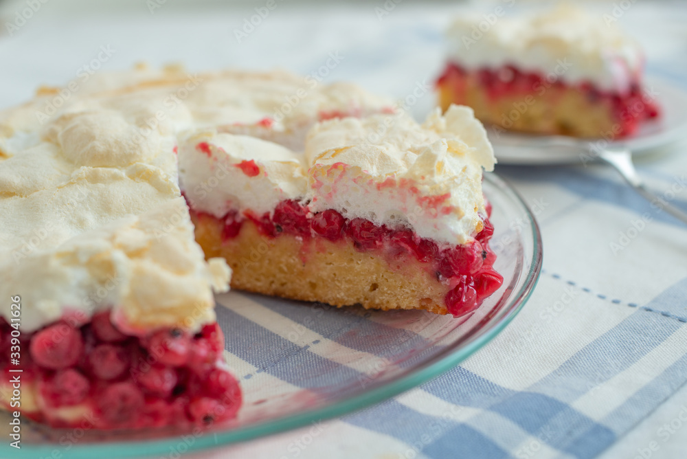 Delicious homemade tart with red currants and meringue Delicious homemade tart with red currants and meringue