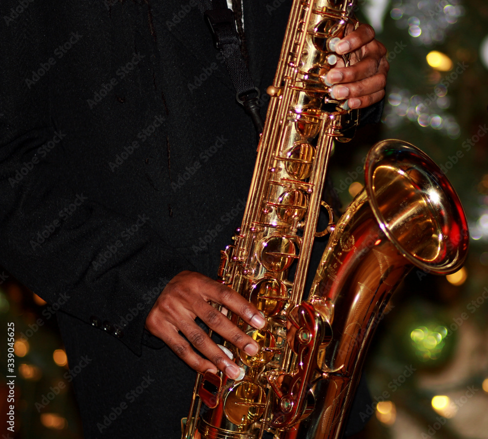 Obraz premium Saxophone at Christmas Time