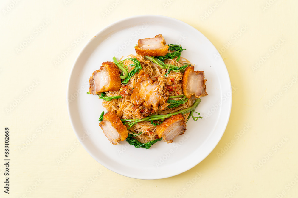 Stir-fried rice vermicelli and water mimosa with crispy pork belly Stir-fried rice vermicelli and water mimosa with crispy pork belly