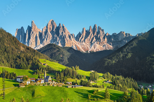 Obraz na płótnie Famous alpine place Santa Maddalena village with magical Dolomites mountains in background, Val di Funes valley, Trentino Alto Adige region, Italy w salonie
