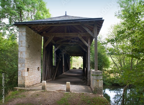 Überdachte Holzbrücke Brücke -Christian Chabenet - Frankreich