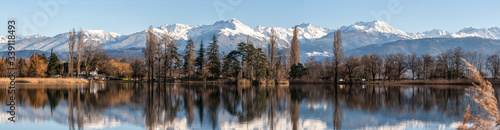 Fototapeta Naklejka Na Ścianę i Meble -  Panorama Lac Saint André - Savoie -France