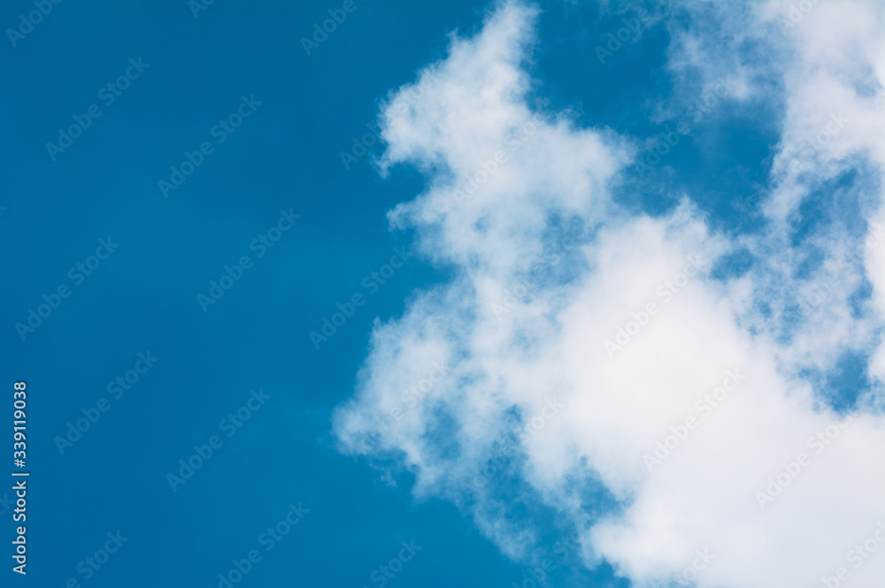 beautiful blue sky overlooking a white cloud beautiful blue sky overlooking a white cloud