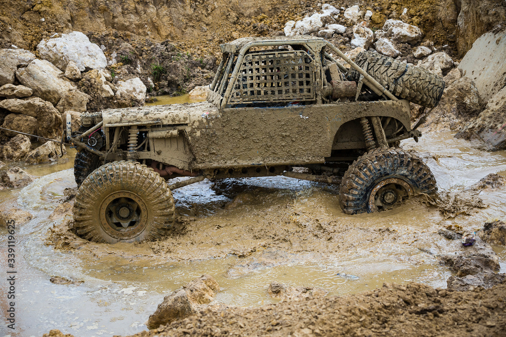 Obraz premium Course de 4x4 extreme en France