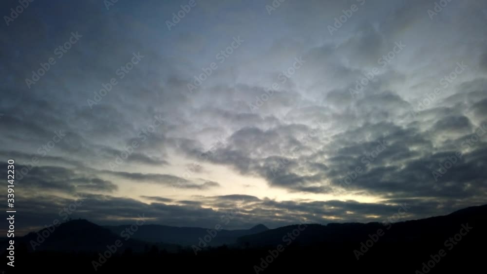 Sonnenaufgang im Schwäbischen Albvoraland Sonnenaufgang im Schwäbischen Albvoraland