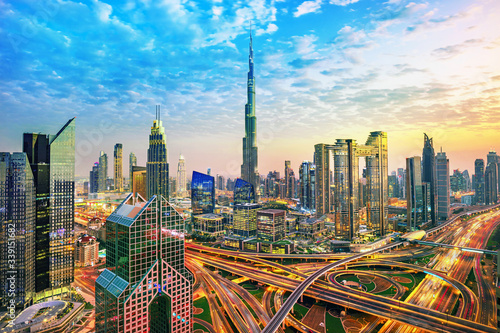 Obraz na płótnie Dubai city amazing skyline, city center top view, United Arab Emirates
w salonie