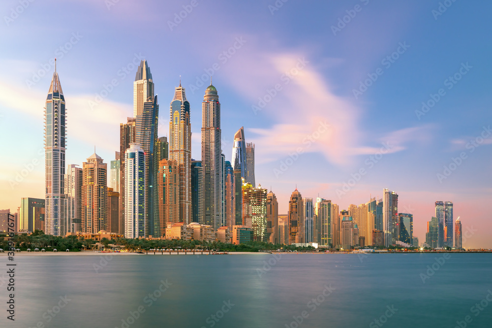 Obraz premium Amazing Dubai Marina skyline at sunset, United Arab Emirates