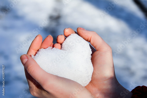 Hand heart herz Schnee snow winter love Liebe 