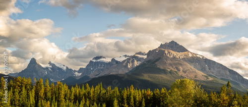 Photography Mount Outram and Survey peak at sunset, view from Icefields Parkway in Banff Nat