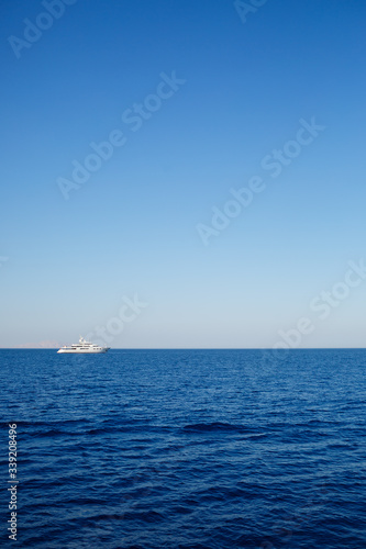 Photo of the red sea, bright sun