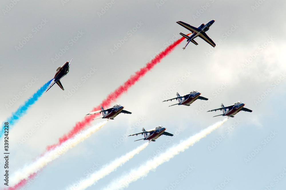 Evolution des avions lors d'un meeting aerien Evolution des avions lors d'un meeting aerien