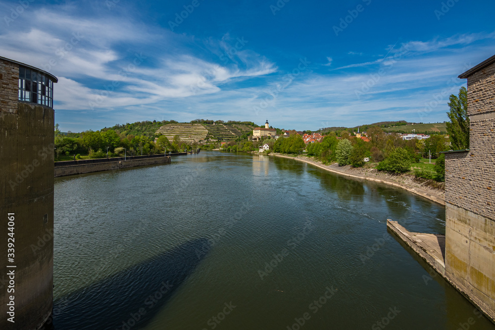 Obraz premium Burg Horneck a beautiful castle in Gundelsheim Germany with the river Neckar in the foreground
