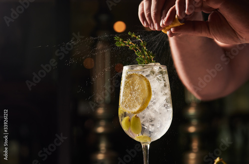 Cuadro en lienzo vodka cocktail with citrus spritz 1