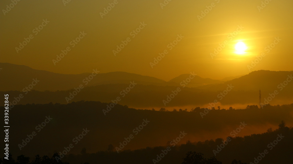 Obraz premium sunrise in the mountains