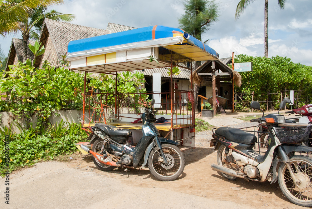 原付リヤカー屋台：タイのローカルな風景：東南アジア