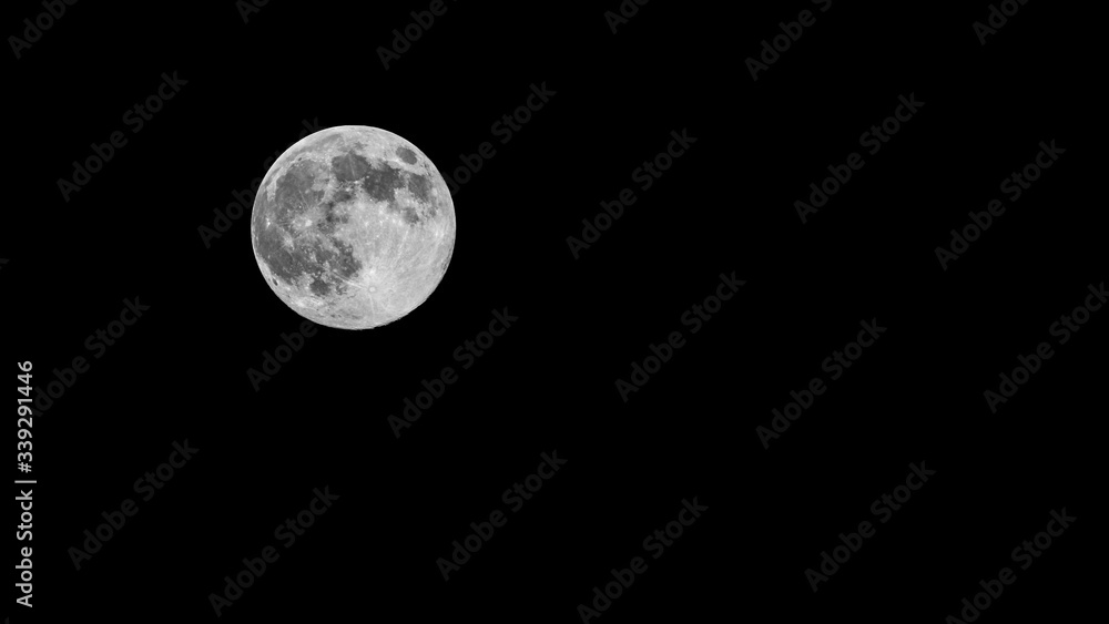 Obraz premium Super moon, full moon shoot in Austria 2020.