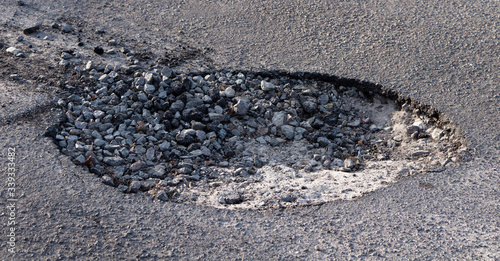 Εκτύπωση καμβά Big pit on the road