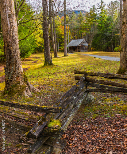Fotografija The Carter Shields Log Cabin in Cades Cove, Smokey Mountains National Park, Tenn