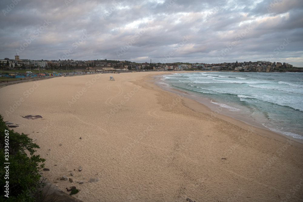 Bondi Beach closed after crowds ignore virus warnings, Bondi Beach Australia