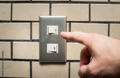 スイッチ　電気