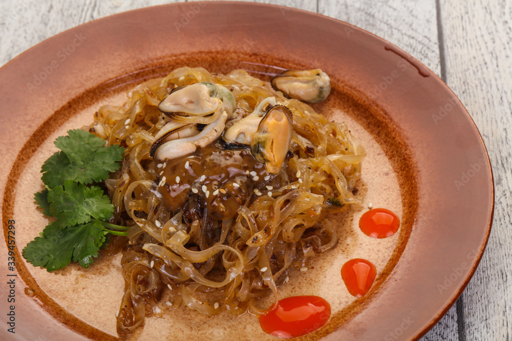 Wok noodle with mussels Wok noodle with mussels