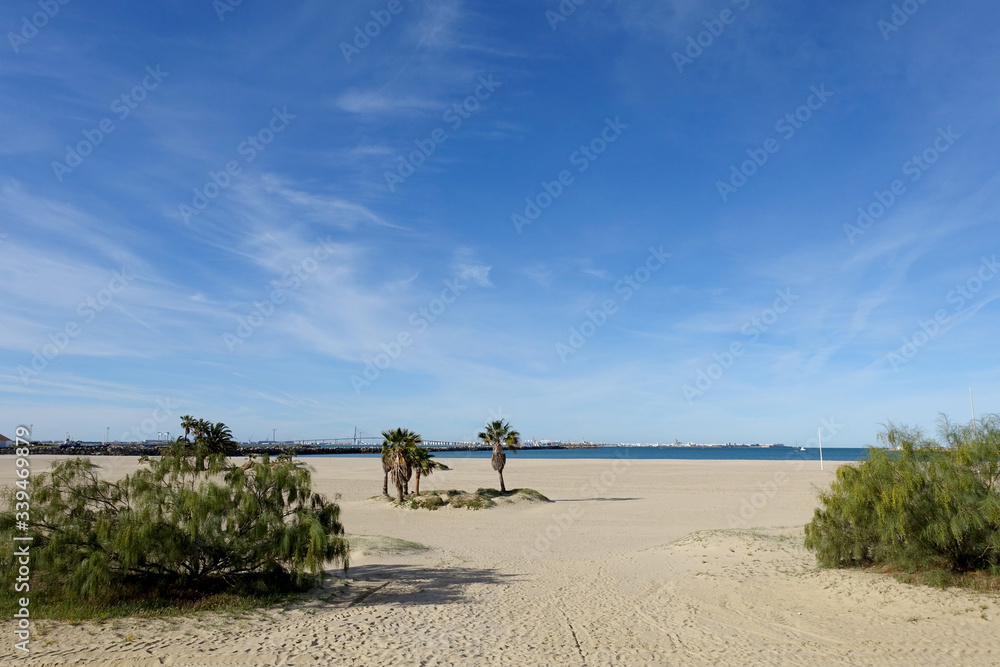 Playa de Cádiz. Vistas a la Bahía
