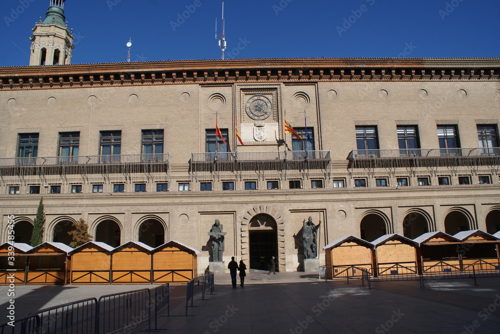 Obraz premium Zaragoza is a big beautiful city in Spain