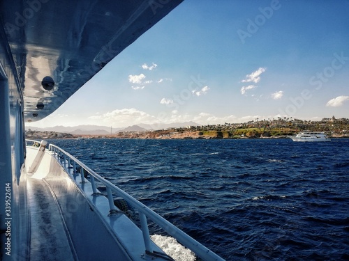 cruise ship in the sea © юра василенко